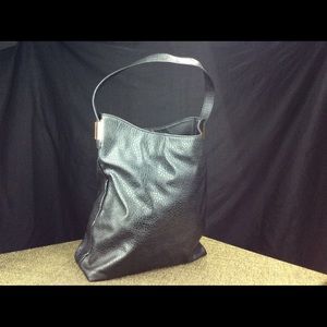 Black shoulder/hobo purse